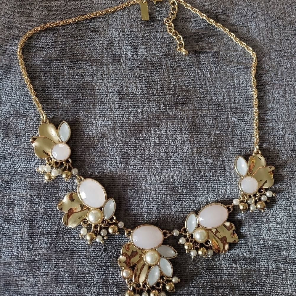Pretty Gold Tone Inc. Necklace